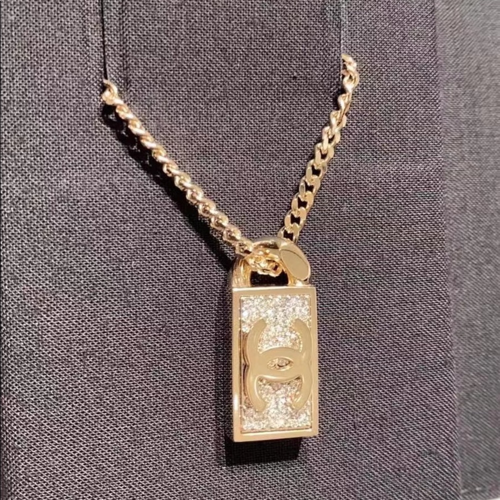 Chanel Gold-Tone Rectangular Cc Logo Pendant Neck… - image 2